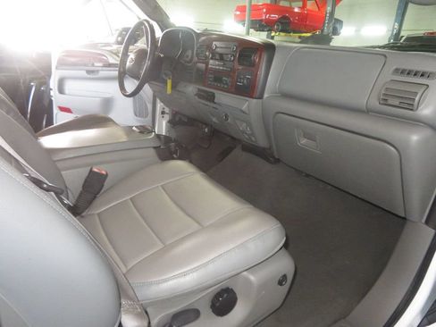 Used 2007 Ford F250 Lariat RWD image 29