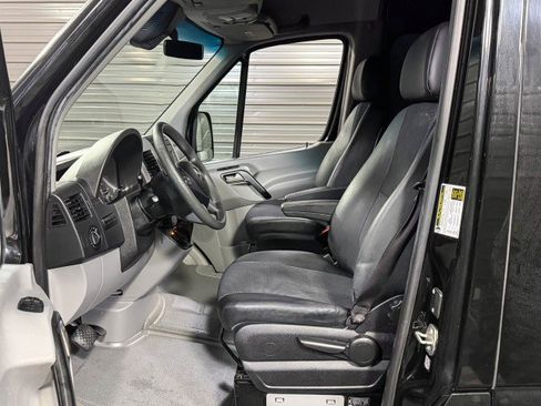 Used 2016 Mercedes-Benz Sprinter 2500 image 18