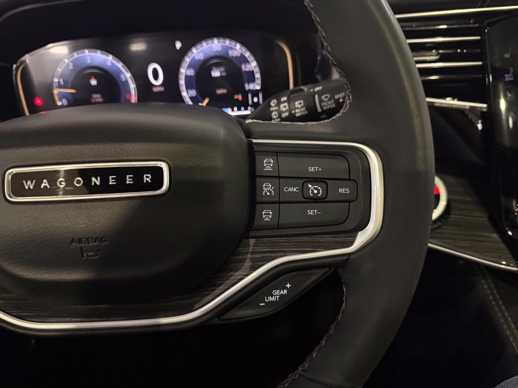 Used 2022 Jeep Wagoneer Series III w/ Premium Group I AWD/4WD image 17