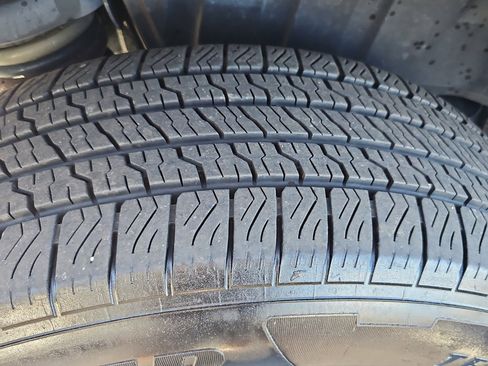 Used 2023 Ford F150 Lightning Lariat image 33