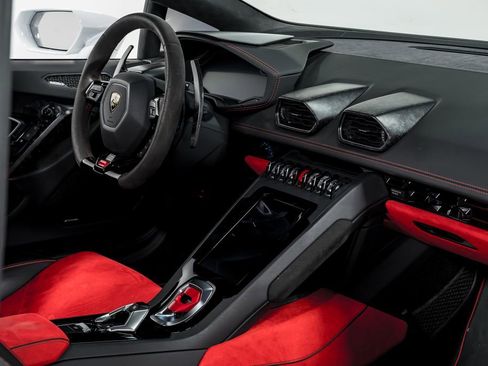 Used 2020 Lamborghini Huracan EVO AWD/4WD image 30