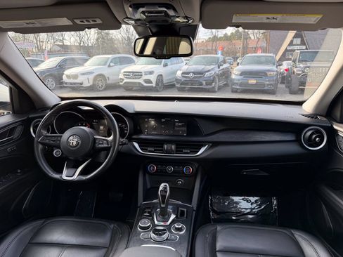 Used 2020 Alfa Romeo Stelvio AWD w/ Cold Weather Package image 43