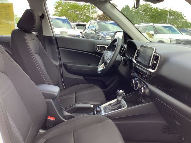 Used 2026 Hyundai Venue SEL FWD image 27