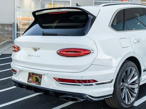 Used 2021 Bentley Bentayga Speed AWD/4WD image 15