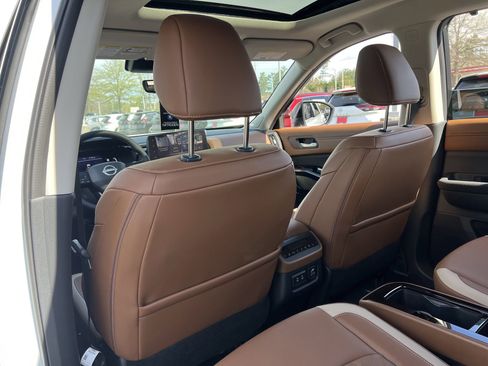 New 2026 Nissan Pathfinder Platinum FWD image 21