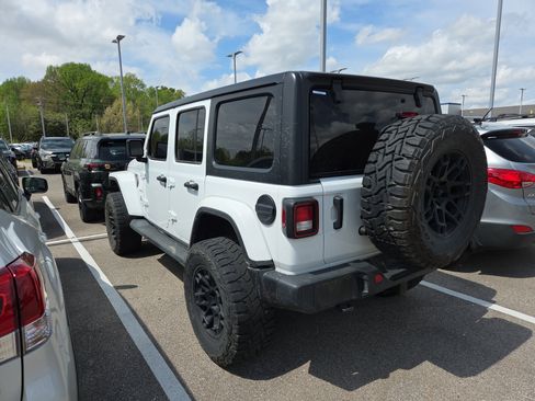Used 2021 Jeep Wrangler Unlimited Sahara image 4