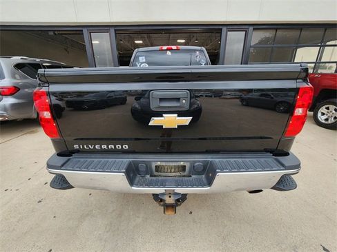 Used 2018 Chevrolet Silverado 2500 W/T RWD image 5