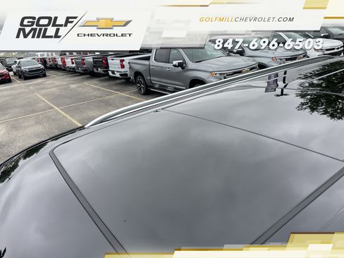 Used 2024 Chevrolet Suburban Premier AWD/4WD image 21