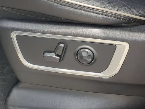 Used 2021 RAM 1500 Laramie AWD/4WD image 22