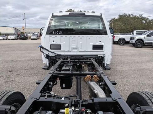 New 2026 Ford F550 4x4 Regular Cab Super Duty image 11