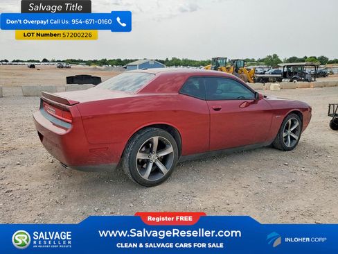Used 2014 Dodge Challenger SXT RWD image 4