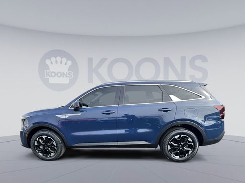 Used 2024 Kia Sorento S w/ Panoramic Sunroof Package image 2