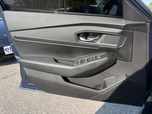 Used 2025 Honda Accord SE image 27