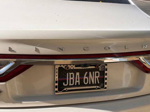 Used 2017 Lincoln Continental Reserve w/ Luxury Package image 7