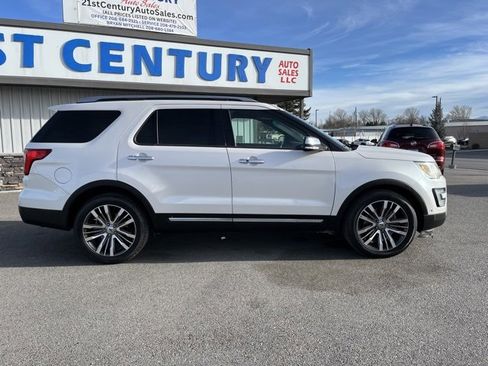 Used 2017 Ford Explorer Platinum image 14