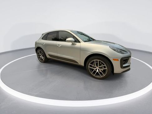 Used 2023 Porsche Macan AWD/4WD image 9