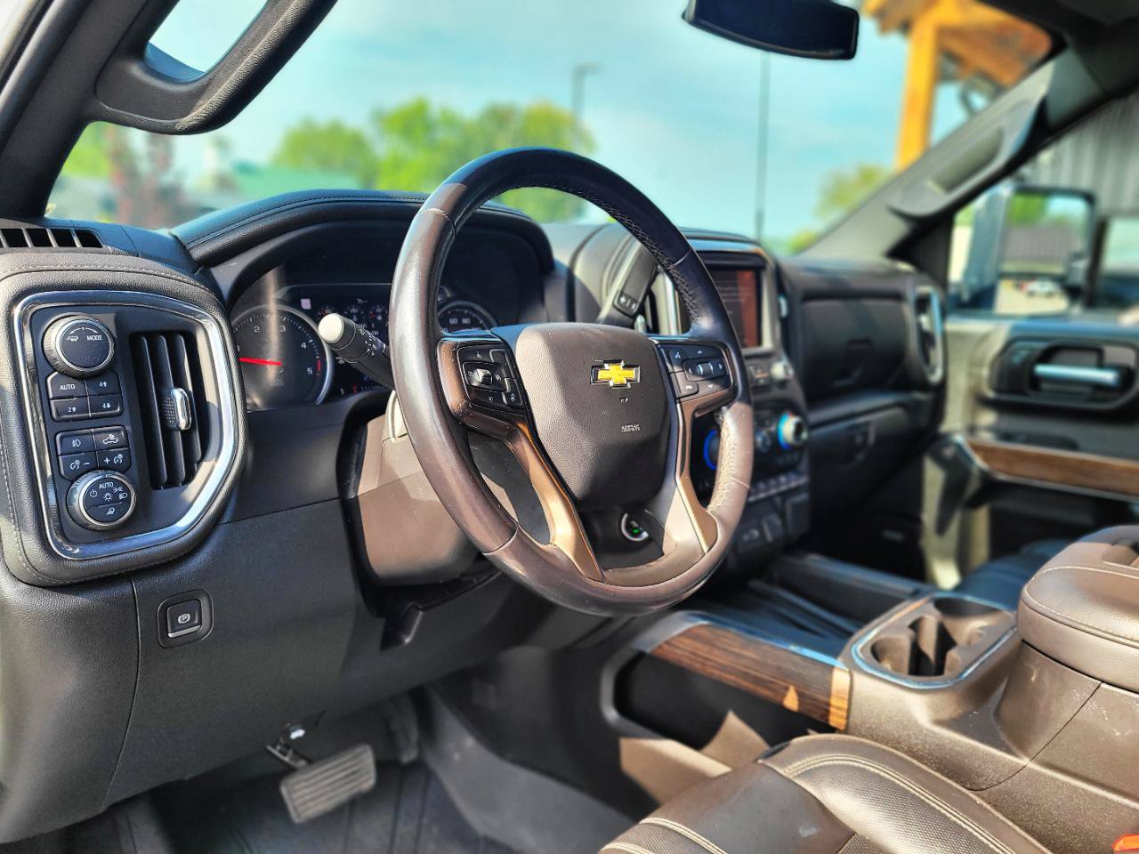 Used 2021 Chevrolet Silverado 2500 High Country AWD/4WD image 9
