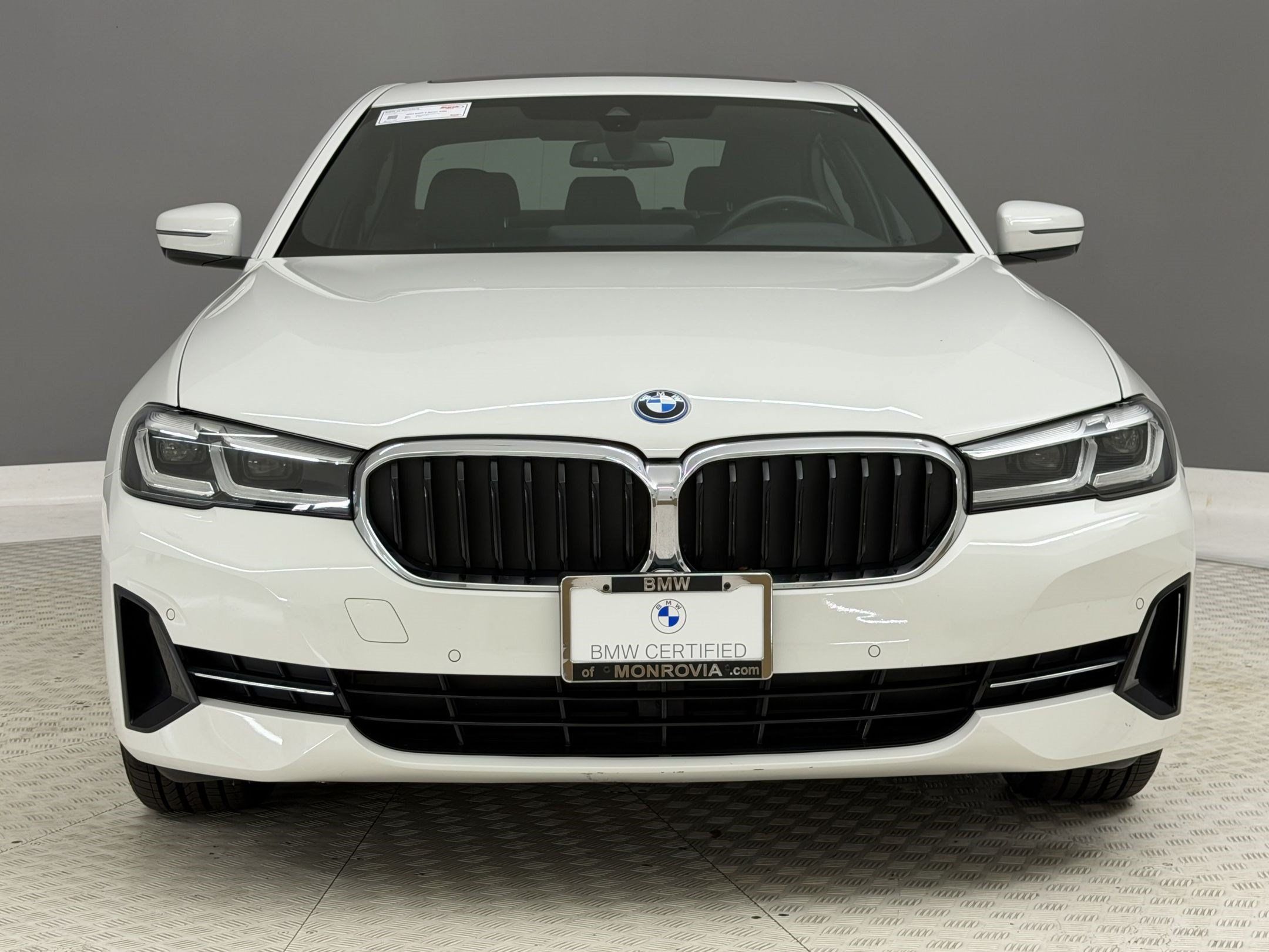 Certified 2023 BMW 530e w/ Convenience Package RWD image 6