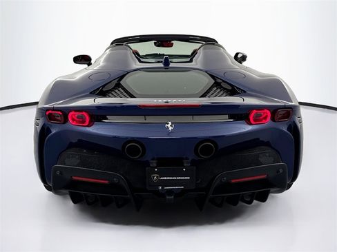 Used 2023 Ferrari SF90 Spider image 6