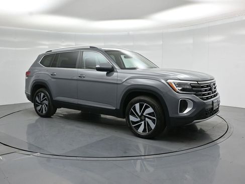 Used 2025 Volkswagen Atlas SEL image 28