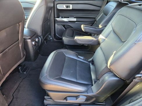 Used 2023 Ford Explorer Limited image 13