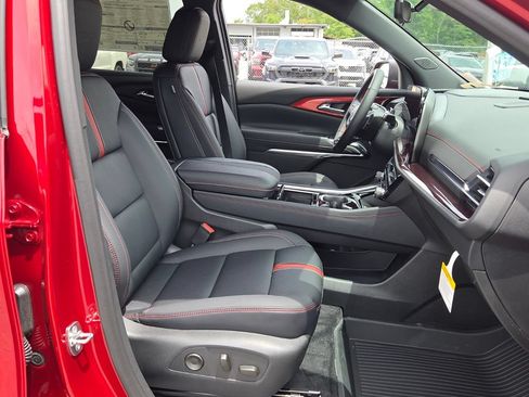 New 2026 Chevrolet Traverse RS w/ LPO, Floor Liner Package FWD image 13