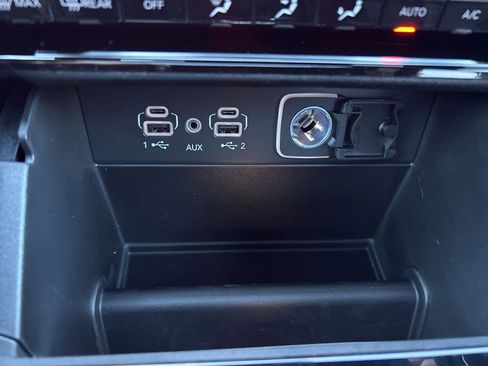 New 2025 Jeep Grand Cherokee Limited w/ Trailer Tow Package image 28