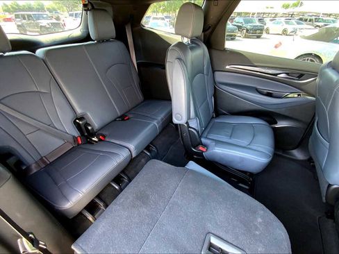 Used 2024 Buick Enclave Premium image 17