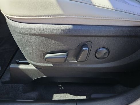 Used 2024 Kia Telluride S FWD image 16