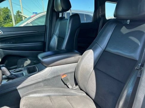Used 2022 Jeep Grand Cherokee Laredo X RWD image 35