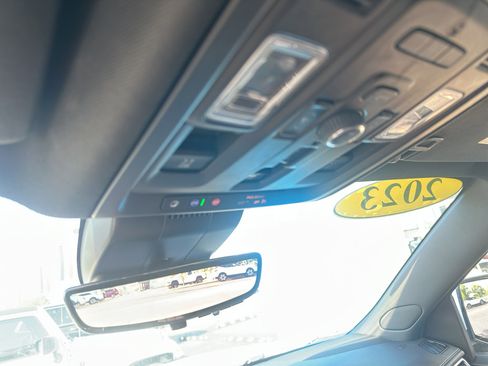 Used 2023 GMC Yukon Denali Ultimate image 26