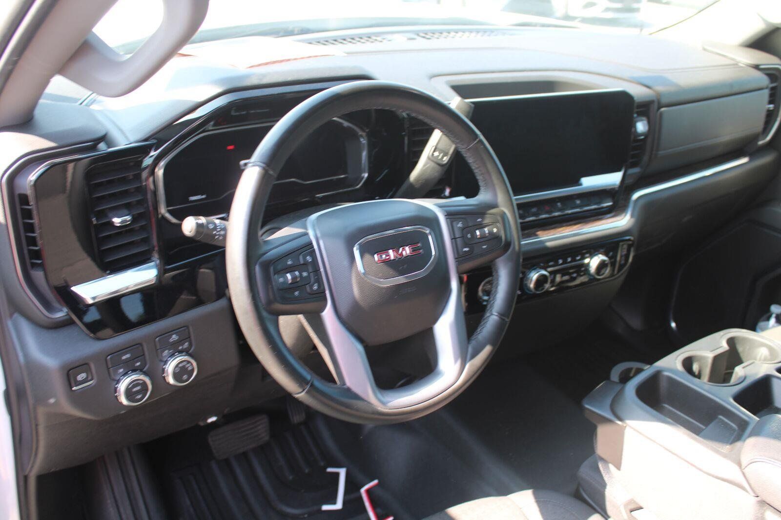 Used 2024 GMC Sierra 1500 SLE AWD/4WD image 9