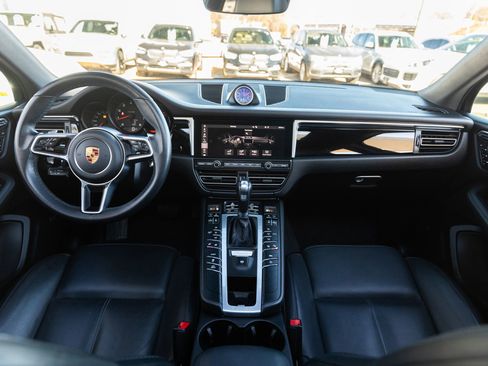 Used 2020 Porsche Macan image 3