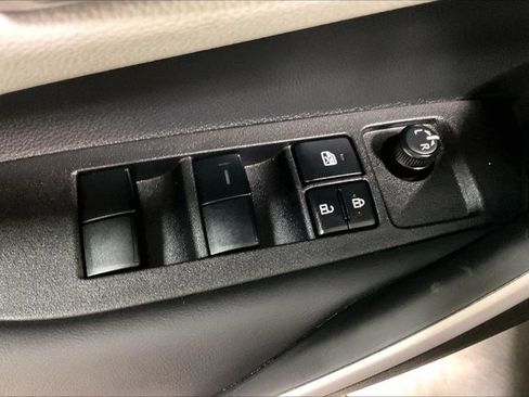 Certified 2025 Toyota Corolla SE FWD image 40