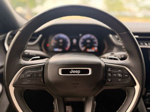 Used 2023 Jeep Grand Cherokee L Laredo image 20