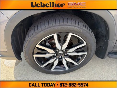 Used 2021 Honda Pilot Touring image 17