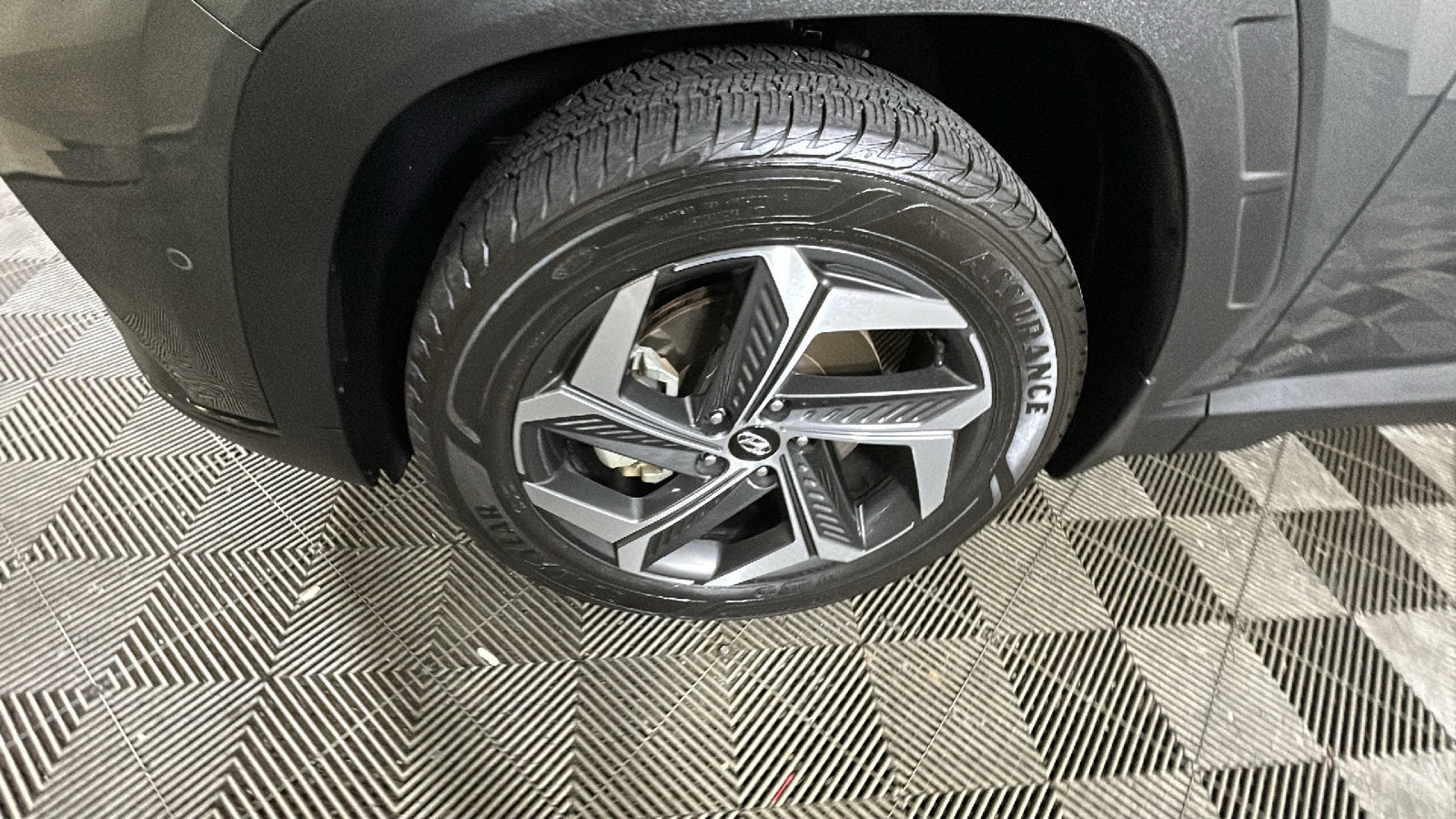 Certified 2022 Hyundai Tucson Limited AWD/4WD image 12