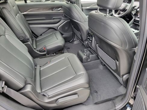 New 2026 Jeep Grand Cherokee L Limited w/ Limited Altitude Package image 18