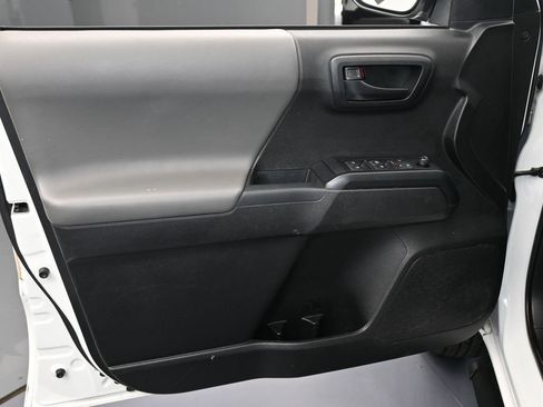 Used 2022 Toyota Tacoma 2WD Double Cab image 11