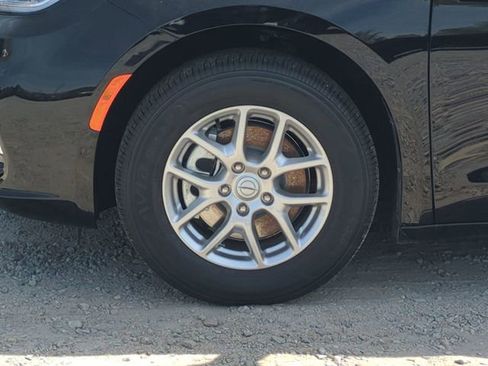 New 2026 Chrysler Pacifica Select image 10