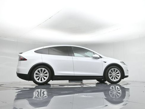 Used 2020 Tesla Model X Long Range AWD/4WD image 6