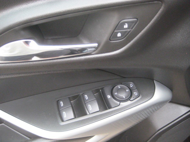 Used 2026 Chevrolet Trax RS w/ Sunroof Package FWD image 14