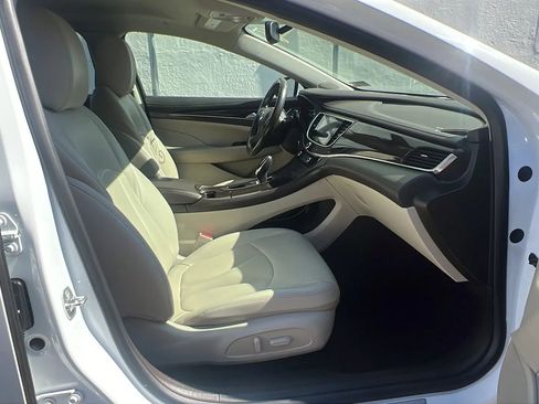 Used 2017 Buick LaCrosse Preferred image 31