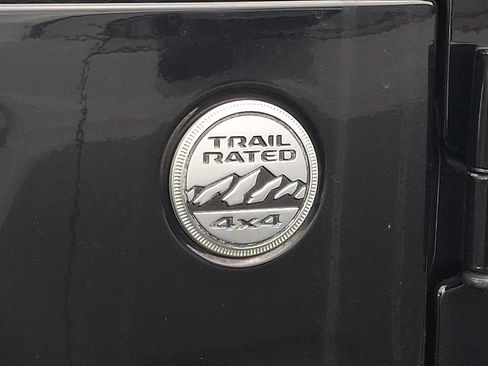 Certified 2019 Jeep Wrangler Sport AWD/4WD image 10
