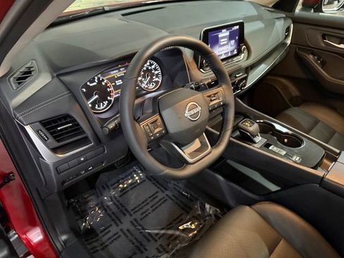 Certified 2025 Nissan Rogue SV w/ SV Premium Package FWD image 13