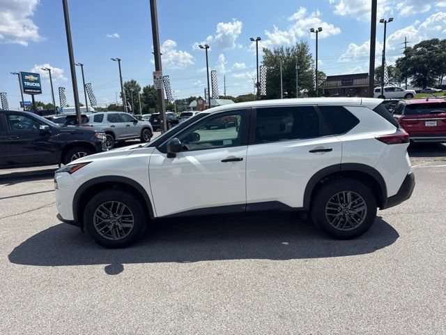 Used 2023 Nissan Rogue S AWD/4WD image 6