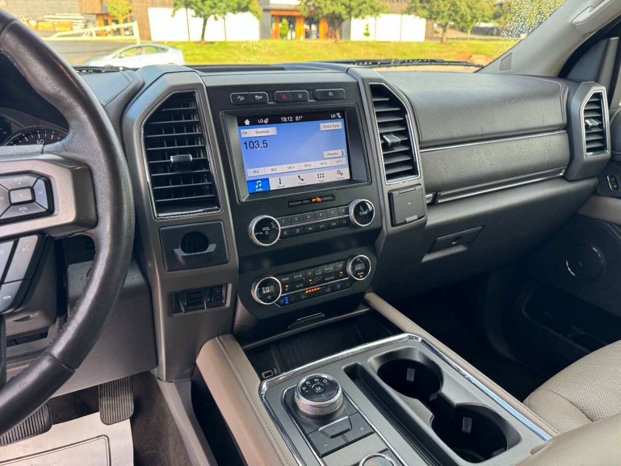 Used 2019 Ford Expedition Max XLT w/ Equipment Group 202A AWD/4WD image 11