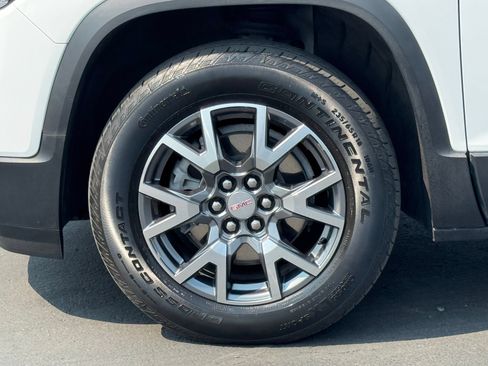 Used 2022 GMC Acadia SLT w/ Technology Package AWD/4WD image 71