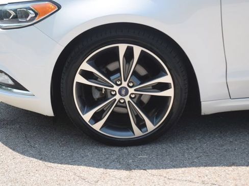 Used 2017 Ford Fusion Titanium FWD image 27