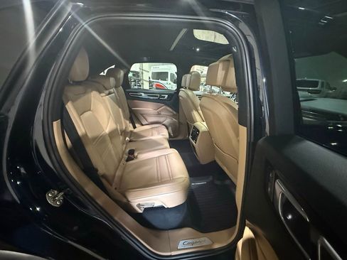 Used 2019 Porsche Cayenne S image 17